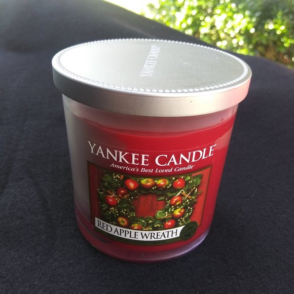 Yankee Candle Holiday Yankee Candle Red Apple Wreath 7oznew Poshmark